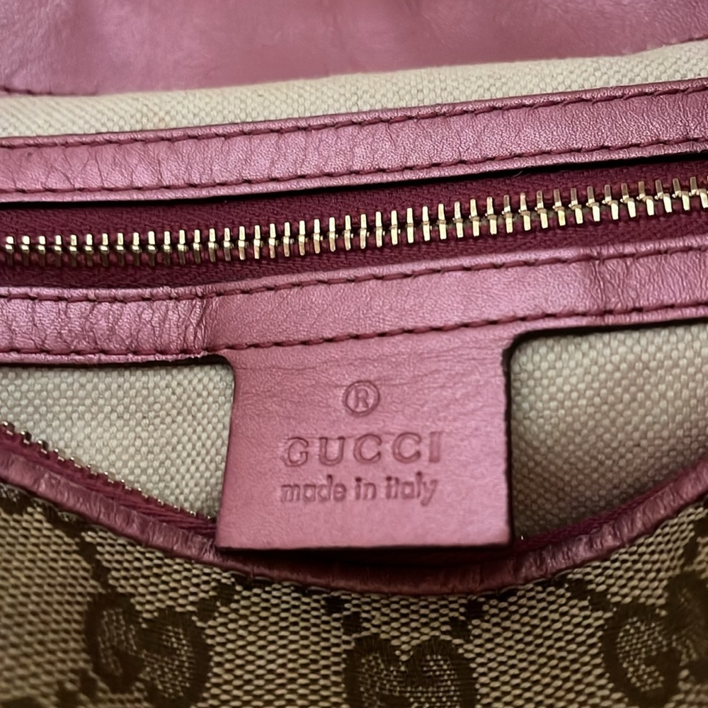 Gucci Metallic Pink Monogram Pochette - Picture 14 of 16